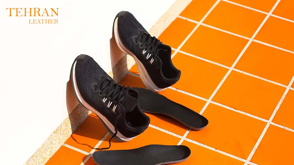 از بین بردن بوی بد کفش با نور و گرمای خورشید